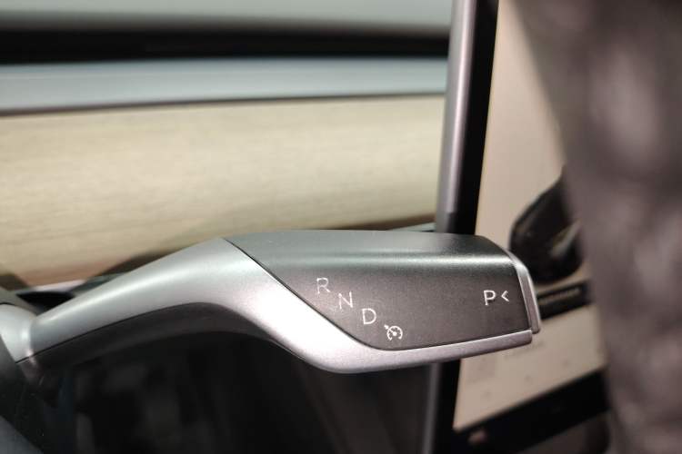 Used Tesla Model Y 2022 Long-Range All-Wheel-Drive Version