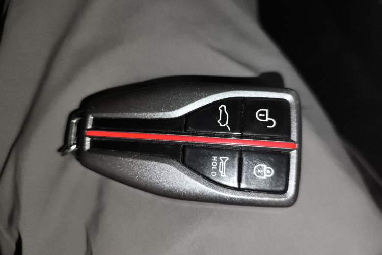 Used Hongqi HS5 2022 Facelifted Version 2.0T Smart Connect Flagship All-Wheel-Drive Edition
