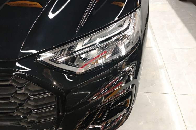 Used Audi Q5L 2022 40T Fashionable and Dynamic Model
