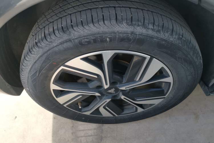 Used NETA U 2022 Zhi 400 Lithium-Nickel-Manganese-Cobalt Energy System