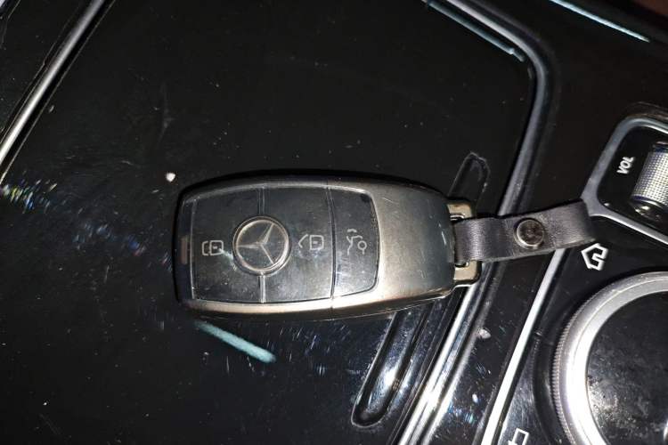 Used Mercedes-Benz E-Class 2016 E 200 L
