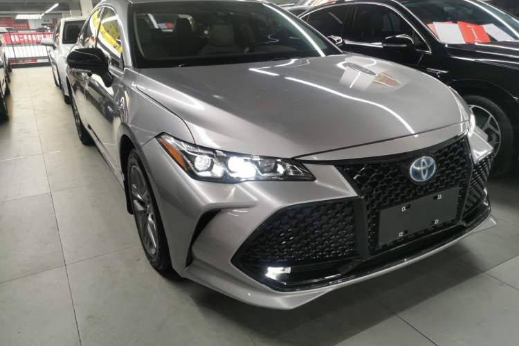 Used Toyota Avalon 2019 Dual-Engine 2.5L Luxury Edition China VI Standard
