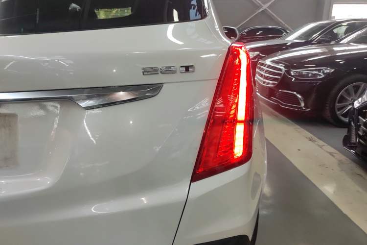 Used Cadillac XT5 2018 28T Four-Wheel Drive Luxury Model
