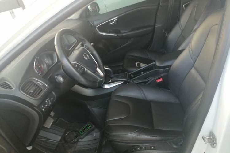 Used Volvo V40 2017 T3 Zhiyi Edition