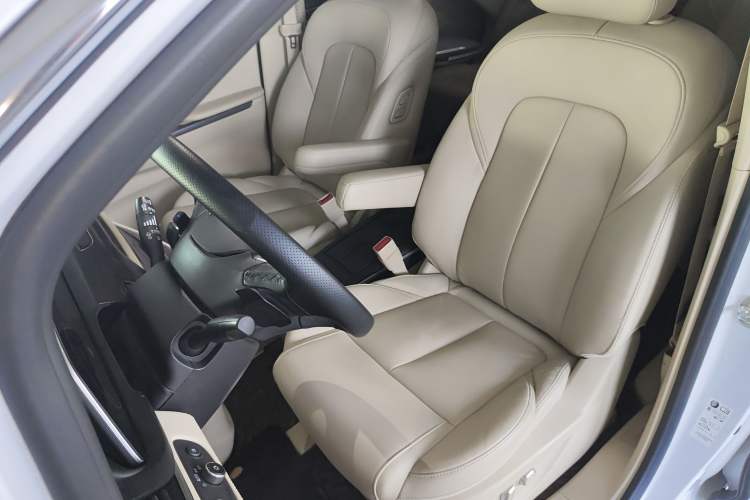 Used Buick GL8 2022 ES Landtrek 653T Luxury Edition
