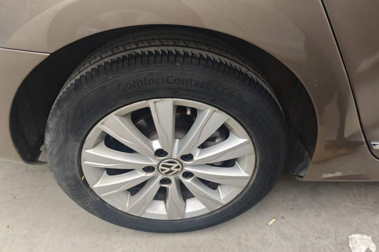 Used Volkswagen Sagitar 2015 230TSI Automatic Comfort Version
