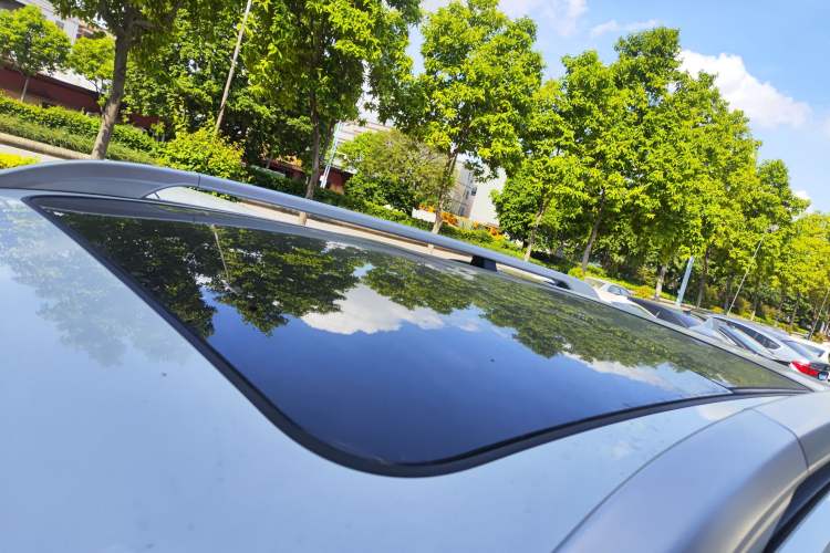 Used Roewe RX8 2019 30T Smart Connectivity Two-Wheel Drive Supreme Flagship Edition
