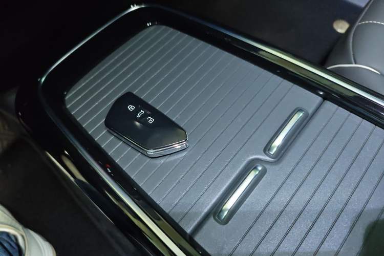 Used Volkswagen ID.4 X 2025 Smart Version Pure & Intelligent Enjoyment Edition
