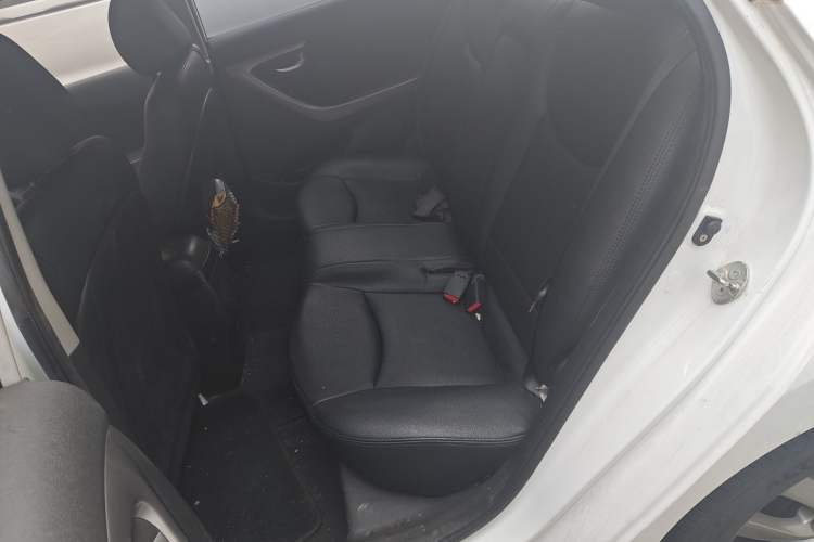 Used Hyundai Elantra 2015 1.6L Manual Leading Model