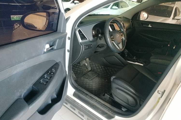 Used Hyundai Tucson 2015 1.6T Dual-Clutch Two-Wheel-Drive Smart Model
