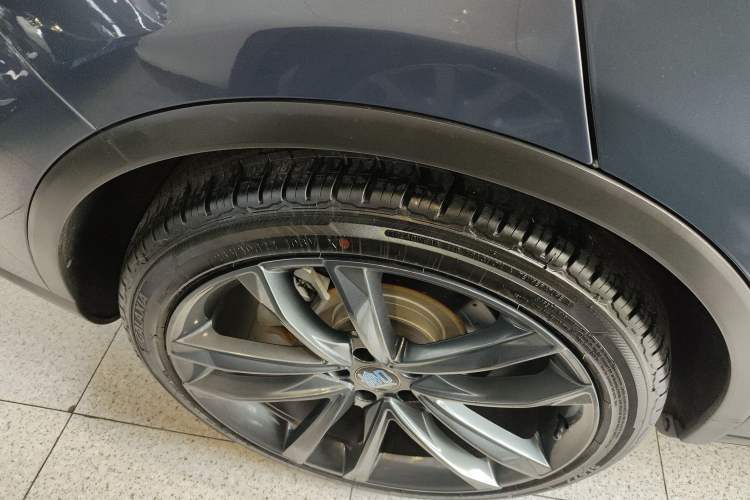 Used BYD Tang New Energy 2018 DM 2.0T All-Wheel Drive Smart Connectivity Luxury Model 7 Seats China V Emission Standard