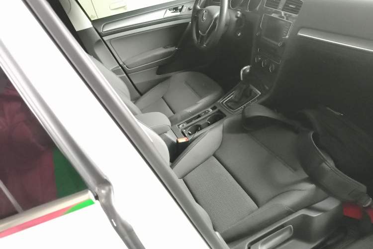 Used Volkswagen Golf 2017 230TSI Automatic Comfort Edition – Celebrating Milestone of One Million Units