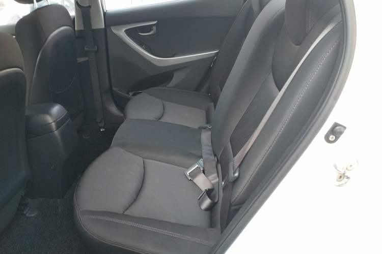 Used Hyundai Elantra 2015 1.6L Automatic Fashion Model