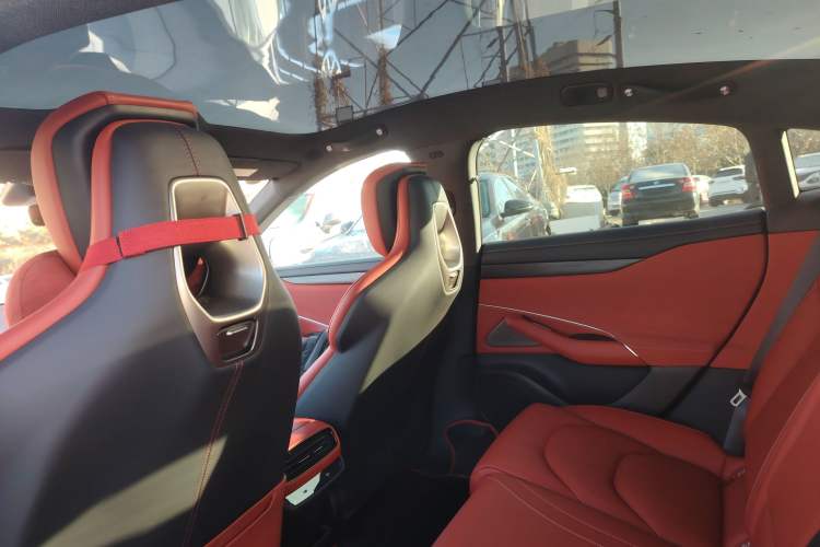 Used  SU7 2024 Rear-Drive Ultra-Long Range Advanced Pro-Level Intelligent Driving Version
