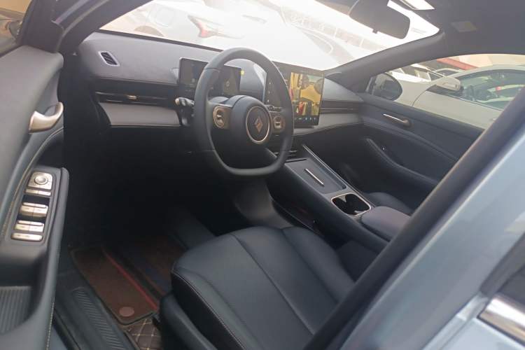 Used Baojun Yunhai 2024 140km Plug-in Hybrid Version