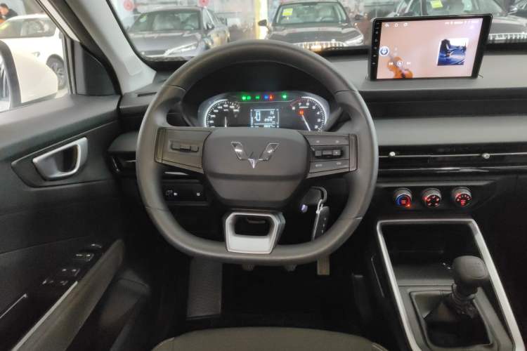 Used Wuling Alvez 2022 1.5L Manual Free-Style Model