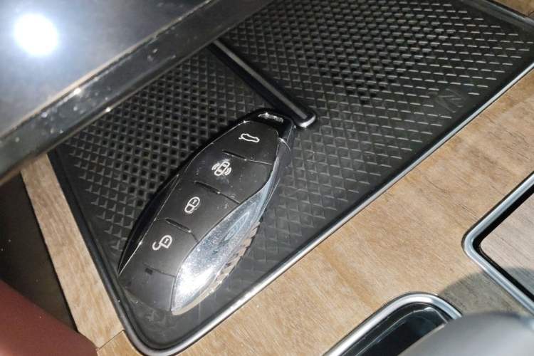 Used Hongqi HS7 2023 2.0T Automatic All-Wheel-Drive Flagship Edition Six Seats