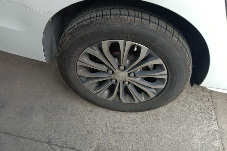 Used Buick GL8 2023 Facelifted Land Cruiser Executive Luxury Version