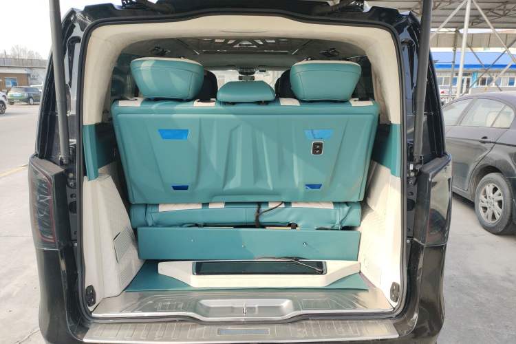 Used Mercedes-Benz Vito 2021 2.0T Elite Version 7 Seats
