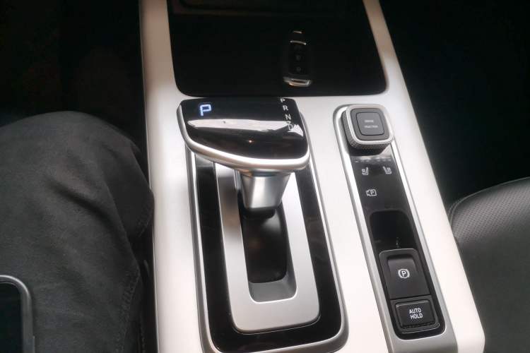 Used Hyundai ix35 2023 Musso 2.0L Prestige LUX Edition
