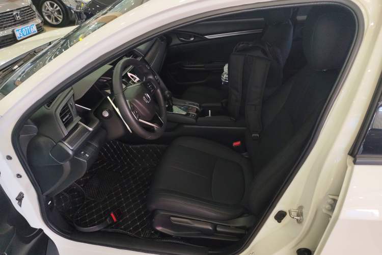 Used Honda Civic 2021 HATCHBACK 220TURBO CVT Trendy Cool Edition
