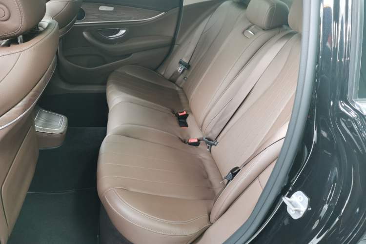 Used Mercedes-Benz E-Class 2023 Facelift E 260 L
