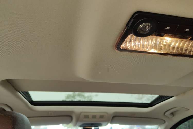 Used BMW 5 Series 2014 528Li xDrive Premium Edition
