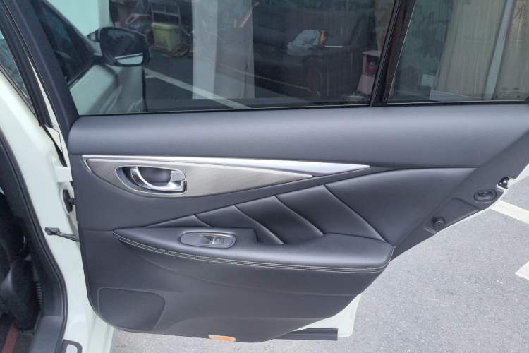 Used Infiniti Q50L 2018 2.0T Enjoyment Version China VI Standard
