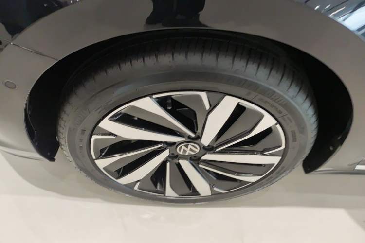 Used Volkswagen Passat 2024 380TSI Dragon Glory Edition
