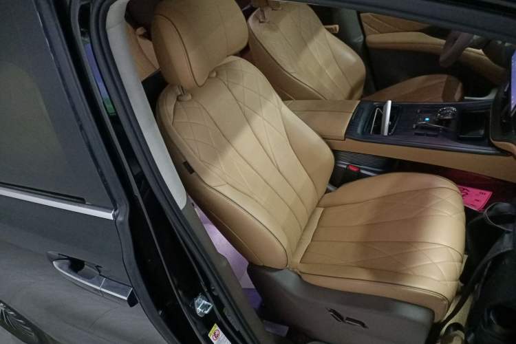 Used Denza D9 2022 DM-i 970 Four-Wheel Drive Flagship Model