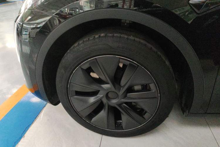 Used Tesla Model Y 2023 Rear-Wheel-Drive Version
