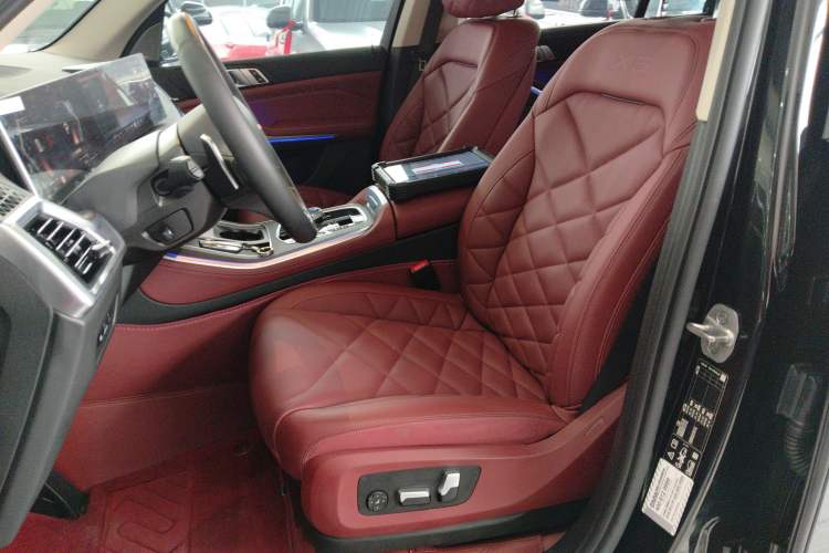 Used BMW X5 2023 xDrive 30Li Luxury M Sport Night Edition Package
