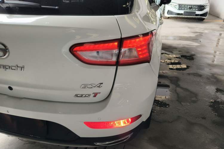 Used GAC Trumpchi GS4 2017 235T Automatic Two-Wheel Drive Luxury Smart Connectivity Version
