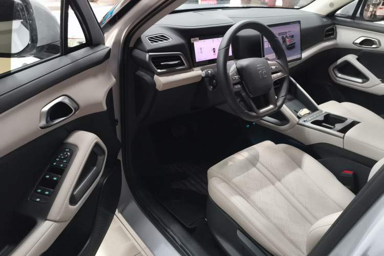 Used BYD Yuan UP 2025 Intelligent Driving Version 401 KM Dynamic Edition