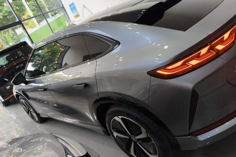 Used BYD Song L EV 2025 Intelligent Driving Version 662 km LiDAR Excellence Edition
