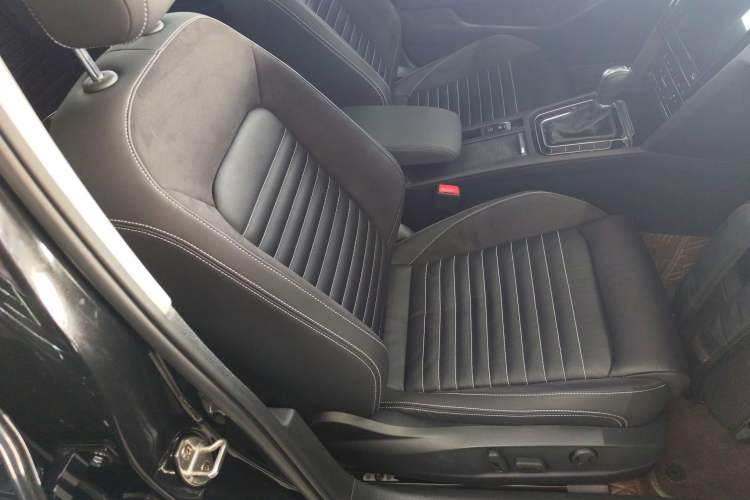 Used Volkswagen Magotan 2020 330TSI DSG Leading Model
