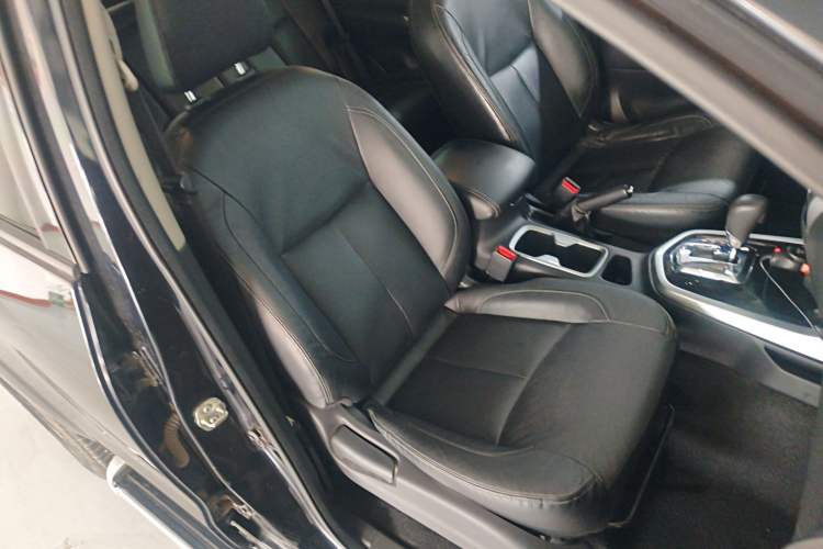 Used Nissan Terra 2018 2.5L Automatic 4x4 Luxury Edition