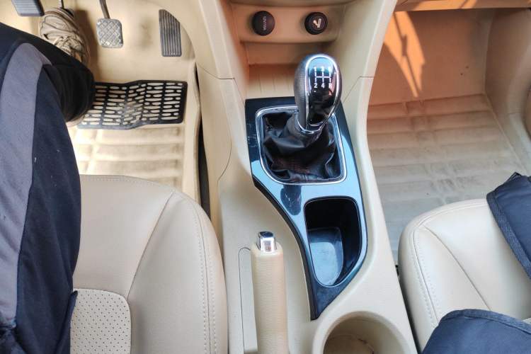 Used Baojun 730 2016 1.5L Manual Comfort Version 7 Seats China V Emission Standard