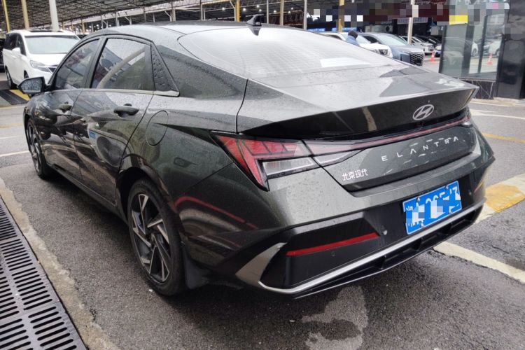 Used Hyundai Elantra 2023 1.5L CVT LUX Prestige Edition
