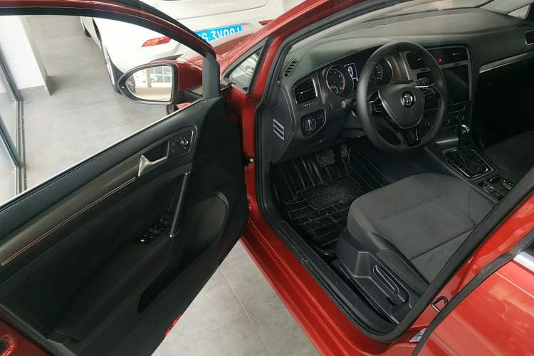 Used Volkswagen Golf 2015 1.6L Automatic Comfort Model