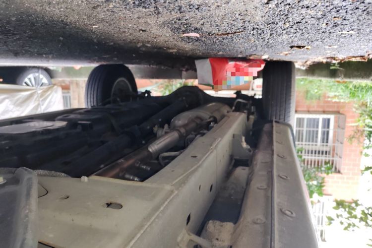 Used SAIC MAXUS T60 2020 2.0T Diesel Manual Two-Wheel Drive High-Ride Pioneer Edition Standard Cab China VI
