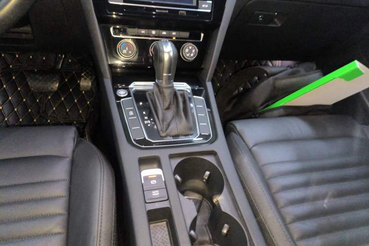 Used Volkswagen Magotan 2019 330TSI DSG Leading Model China VI Standard