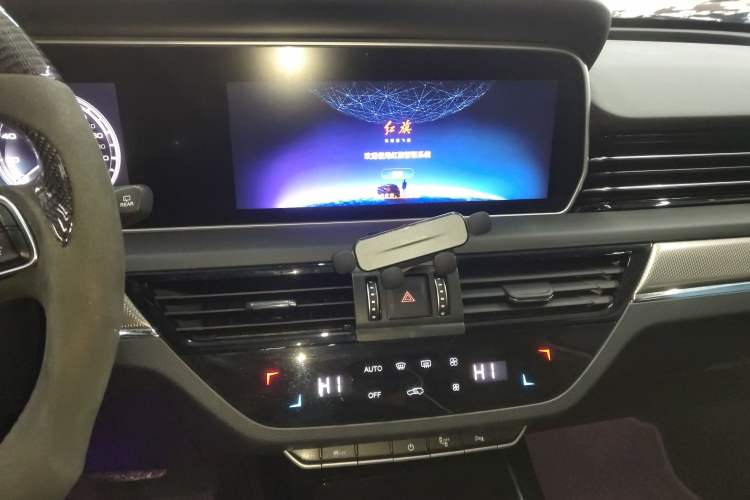 Used Hongqi HS5 2022 Facelifted Version 2.0T Smart Connect Flagship All-Wheel-Drive Edition
