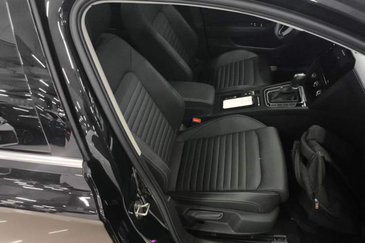 Used Volkswagen Magotan 2023 2 Million Units Limited-Edition 280TSI DSG Comfort Version
