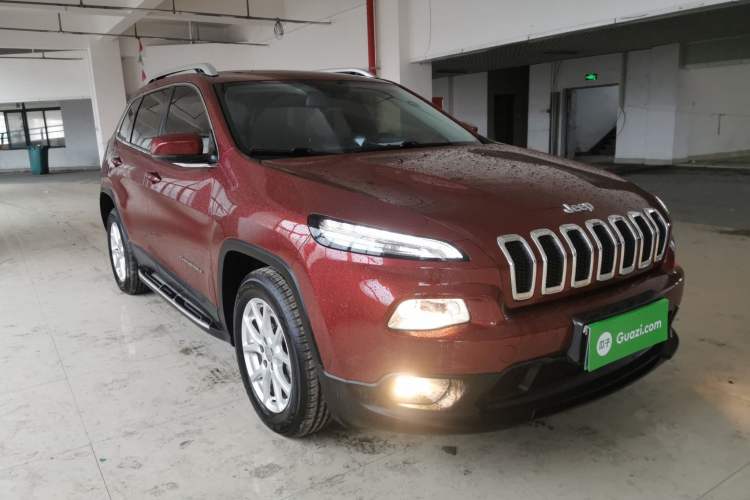 Used  Cherokee 2016 2.4L Leading Edition