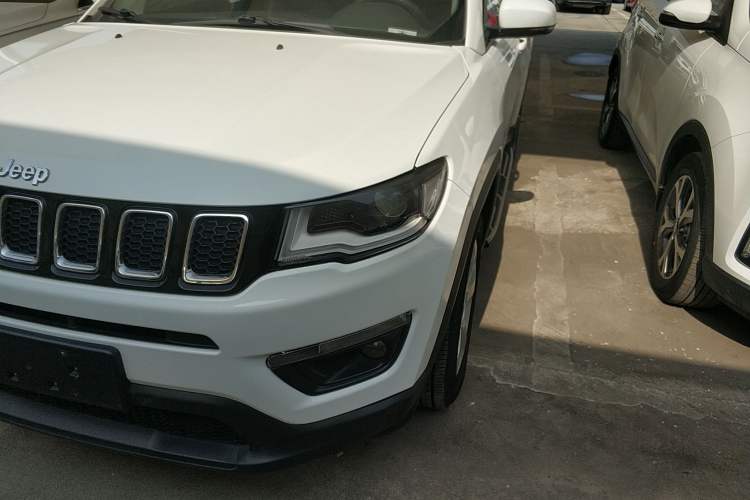 Used  Compass 2017 200T Automatic Family Edition
