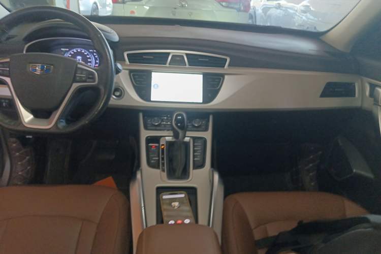 Used Geely Auto Emgrand X7 Sport 2018 1.8TD Automatic Two-Wheel Drive ZhiZun Model with 4G Connectivity
