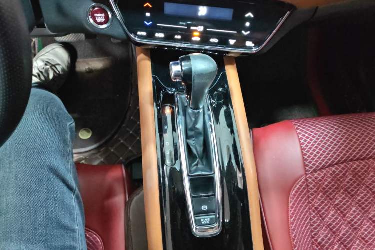 Used Honda Vezel 2015 1.8L CVT 2WD Luxury Model
