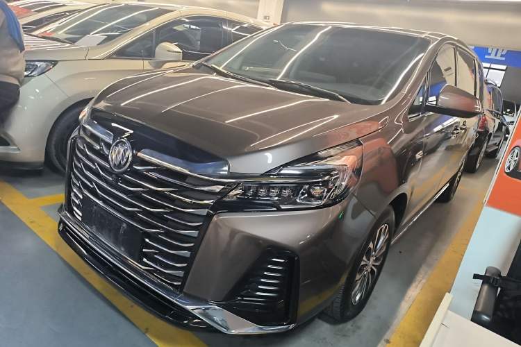 Used Buick GL8 2023 Land Executive Class 652T Luxury Model
