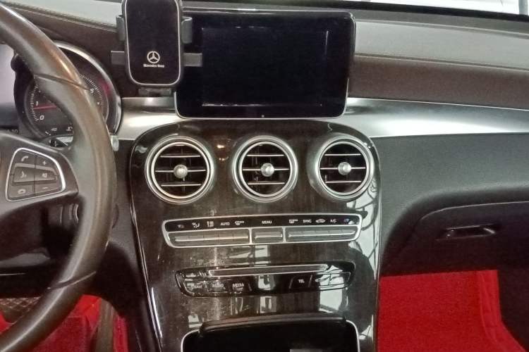 Used Mercedes-Benz GLC 2018 Facelifted GLC 260 4MATIC Dynamic Edition
